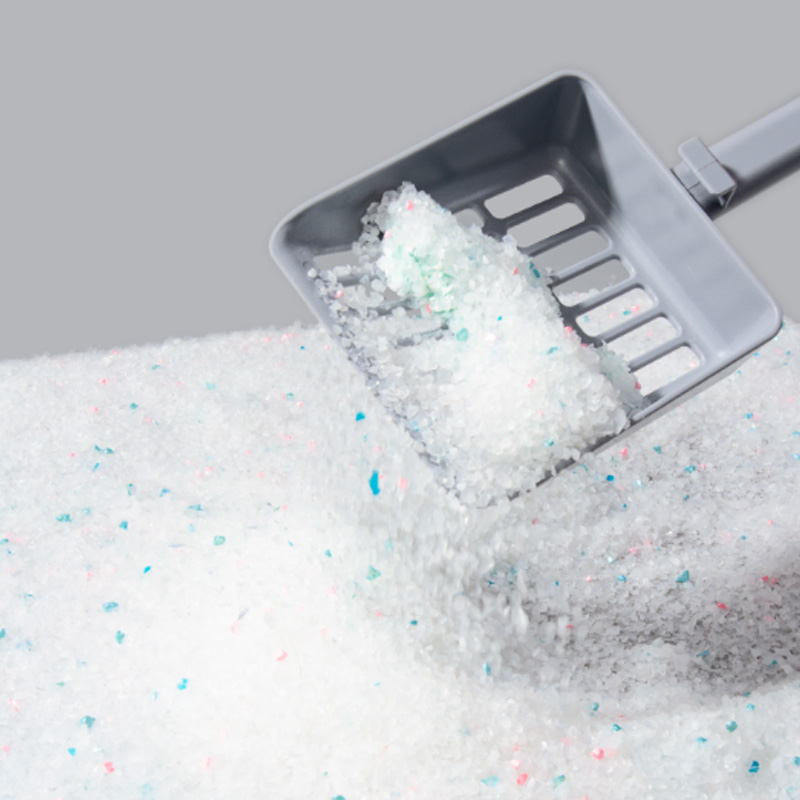 足の楽になる顆粒サイズと質感を備えた軽量の細かい砂のクリスタル猫砂