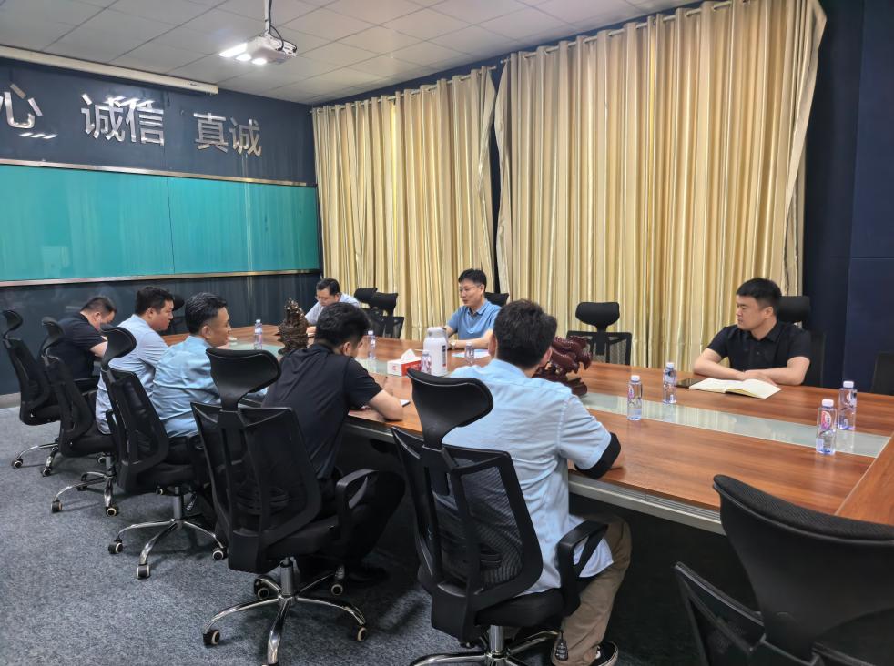 滕州市人力資源・社会保障局長が視察・調査のためシンシア社を訪問